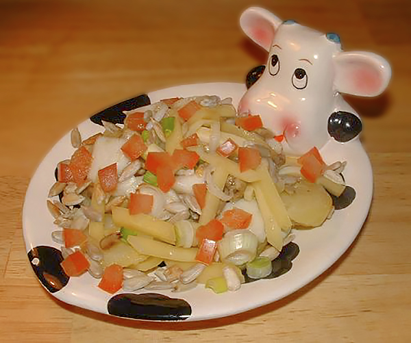 Картофельный салат с семечками