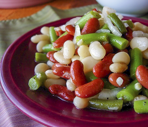 Салат из трех видов фасоли