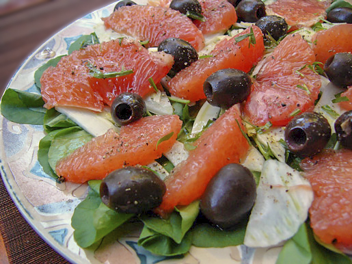 Салат с грейпфрутом, фенхелем и маслинами