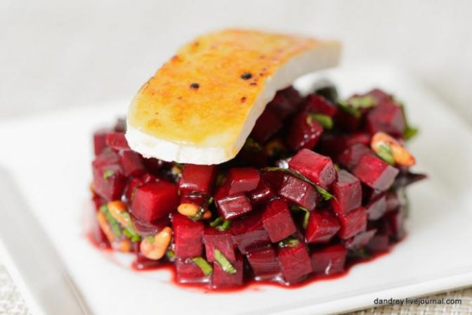 Салат из сырой свеклы