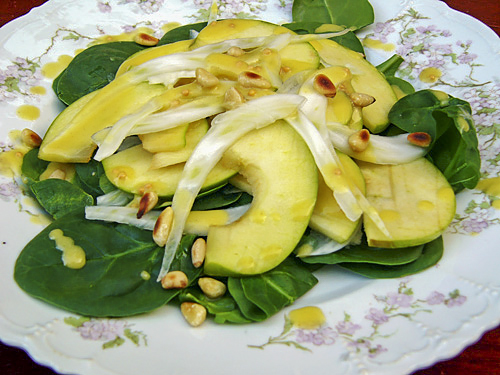 Салат из яблок и фенхеля