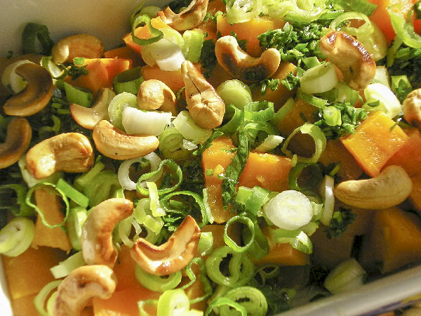 Салат с бататом и петрушкой