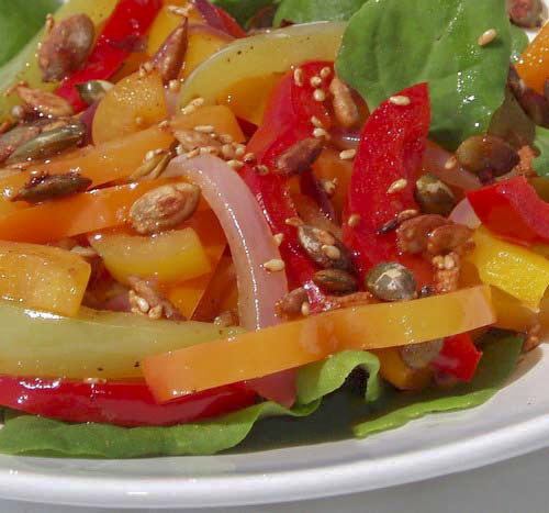 Салат со шпинатом и болгарским перцем