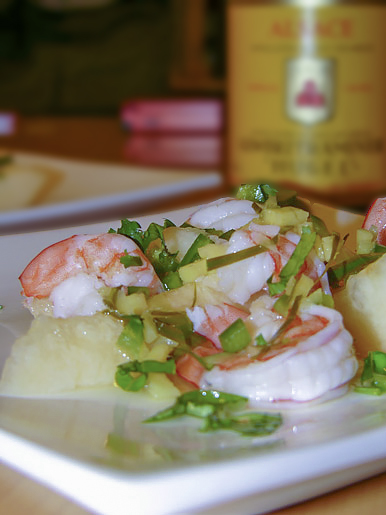 Салат из дыни с креветками и тайскими специями