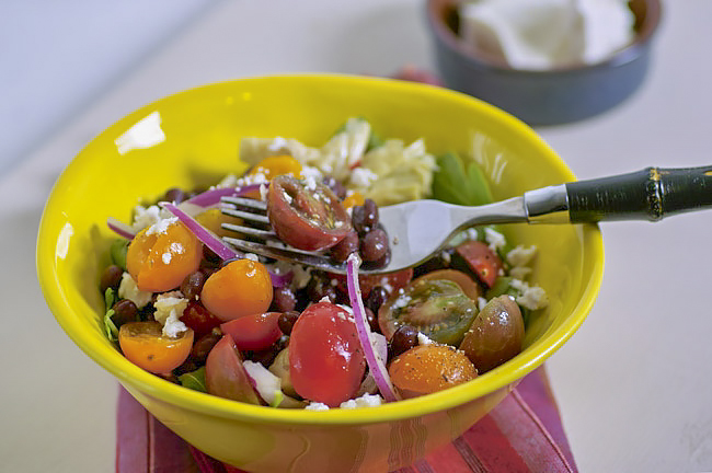 Салат с фасолью и артишоками