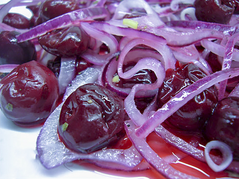 Салат из вишни