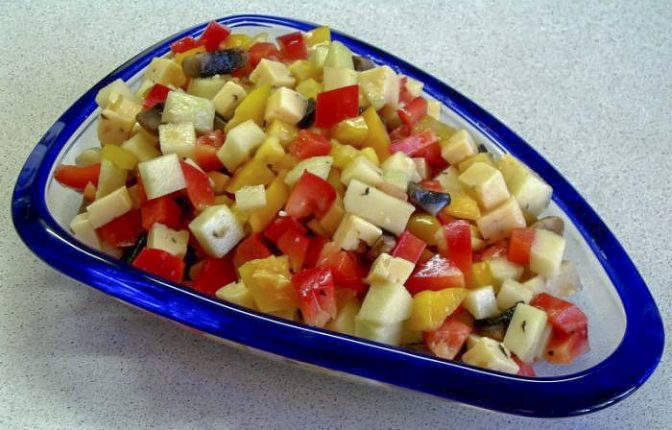 Салат с шампиньонами по-голландски