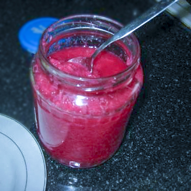 Домашний красный хрен