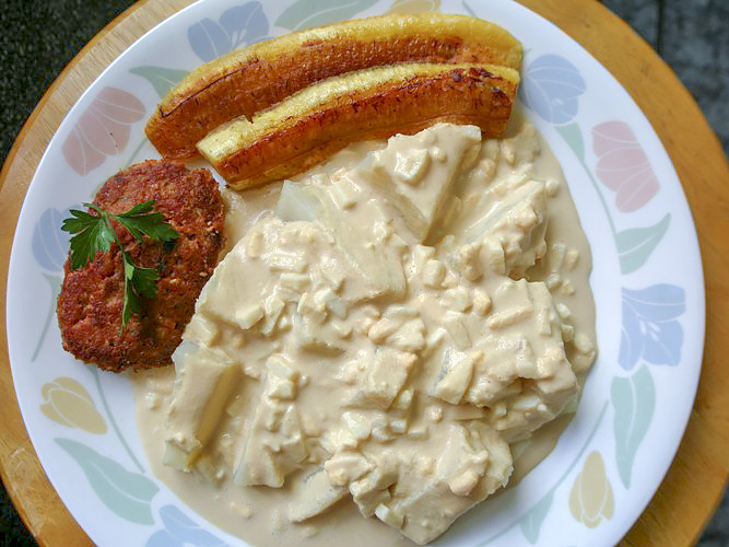 Колумбийский соус из арахиса для вареного картофеля