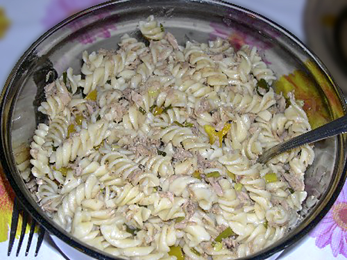 Салат из пасты и тунца