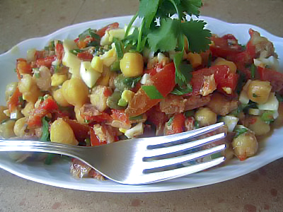 Салат из нута и тунца