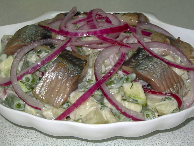 Картофельный салат с сельдью