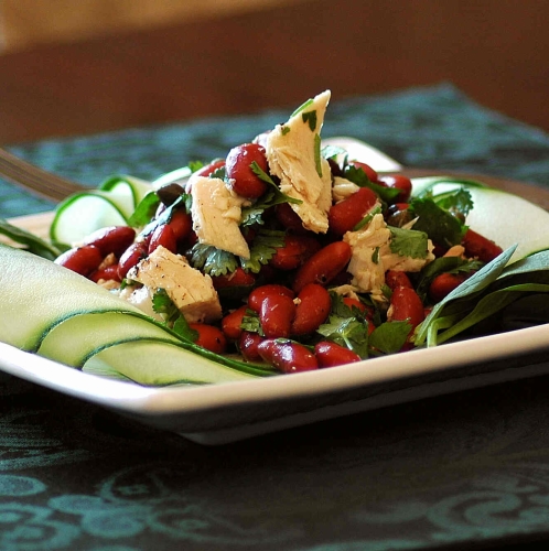 Салат из тунца и фасоли с лимонной заправкой