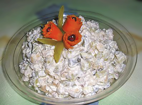 Салат с сельдью, яблоками и корнем сельдерея