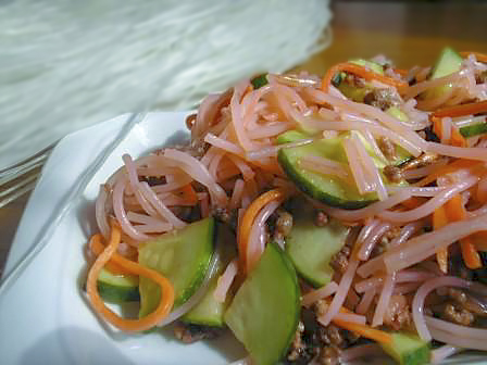 Корейский салат со стеклянной лапшой