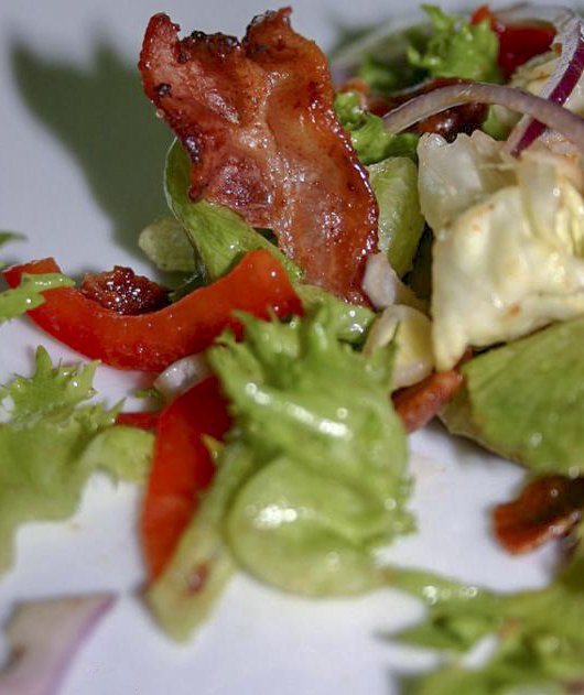 Салат с беконом