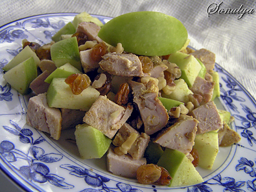Салат из курицы с яблоками