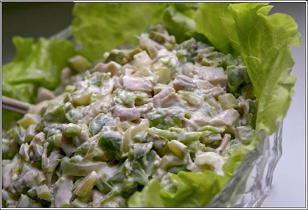 Салат с курицей и зеленой фасолью