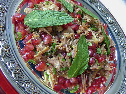 Теплый салат из баранины с мятой и гранатами