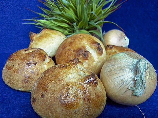 Булочки с карамелизированным луком