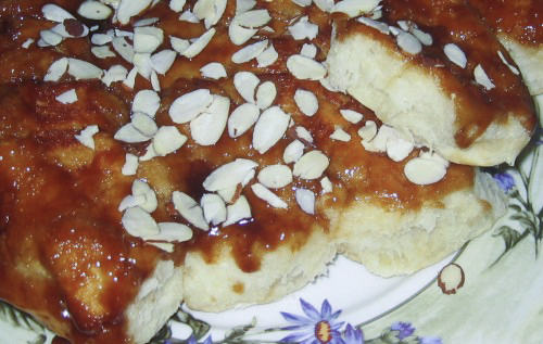 Булочки с карамельным соусом