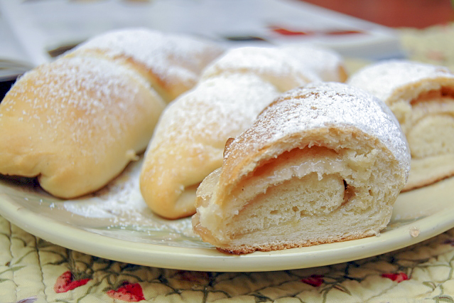 Воскресные булочки с повидлом