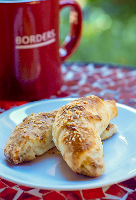 Сырные рогалики