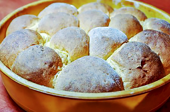 Тыквенные булочки с яблоками в карамельной заливке