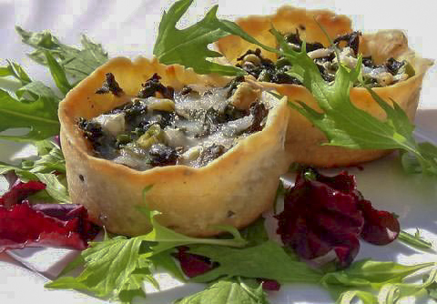 Гнезда с сыром и шпинатом