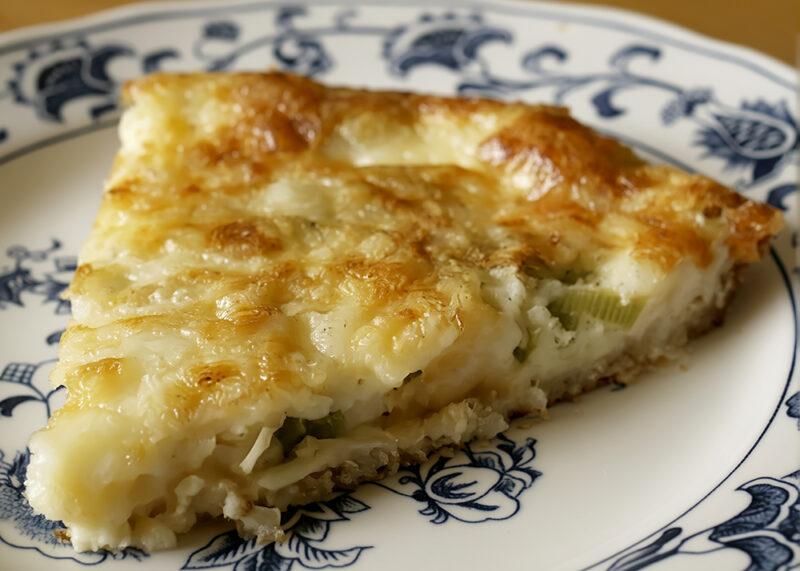 Киш с пореем и сыром