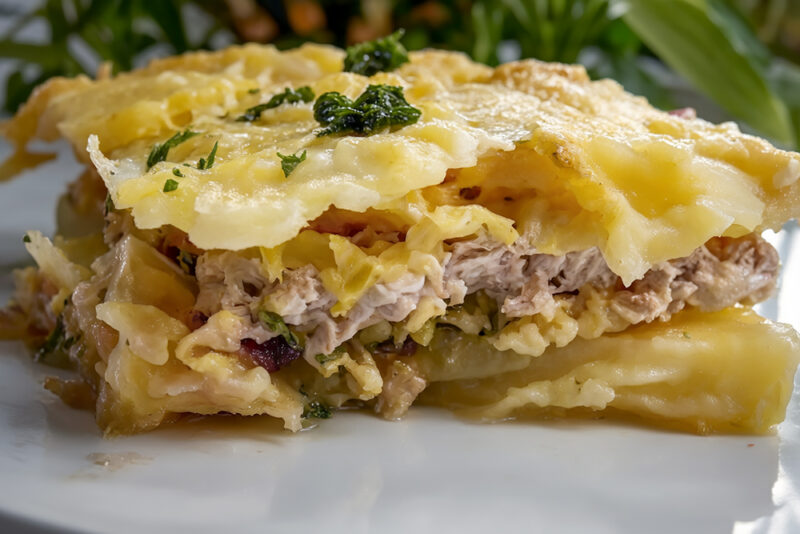 Картофельная запеканка с мясом и капустой