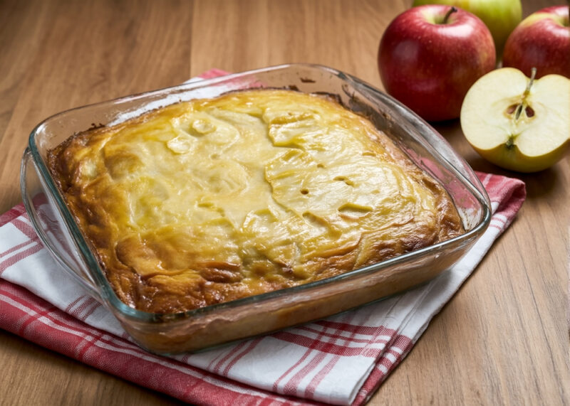 Творожная запеканка с яблоками