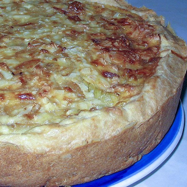 Луковый киш с сыром