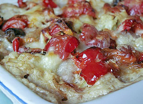 Овощи и мясо, запеченные в сливочном соусе