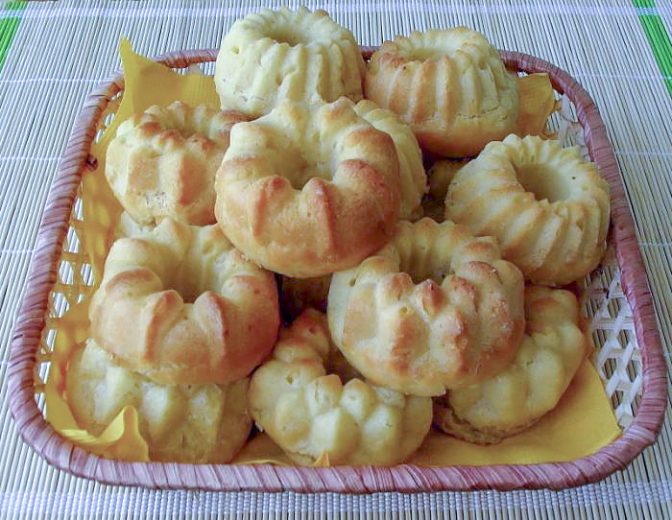 Ананасовые ромовые бабы