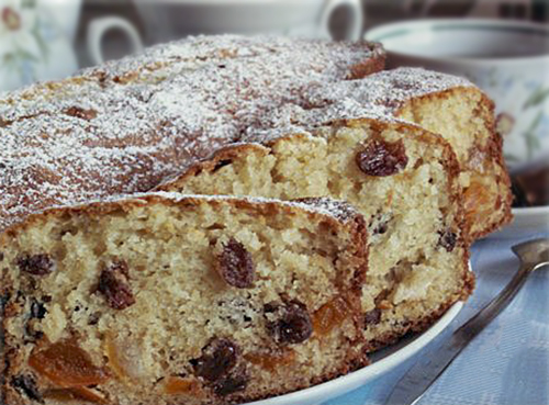 Кекс с цукатами и изюмом