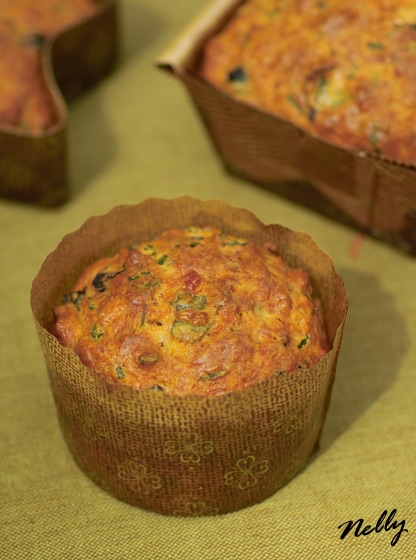 Закусочные кексы с вялеными помидорами и базиликом