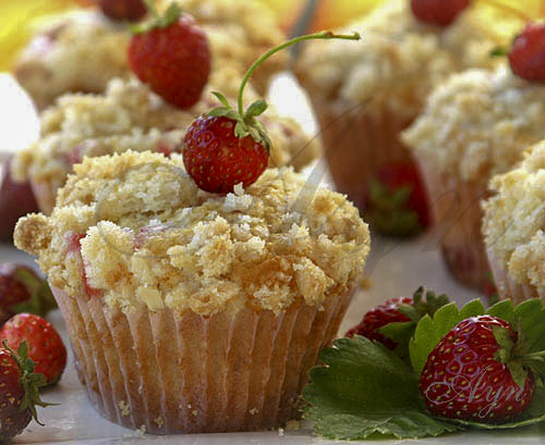 Маффины с клубникой