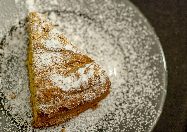 Пирог с морковью и грецкими орехами