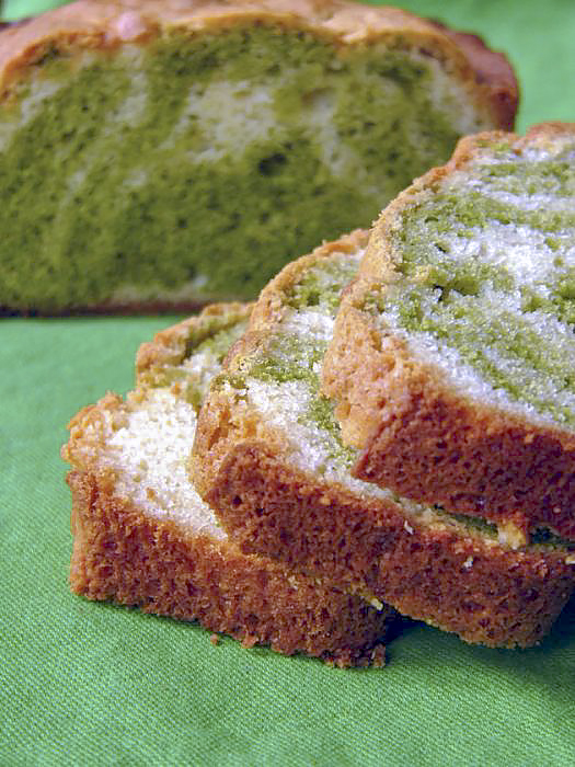 Мраморный кекс с белым шоколадом и чаем матча