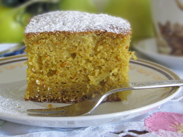 Морковно-яблочный кекс