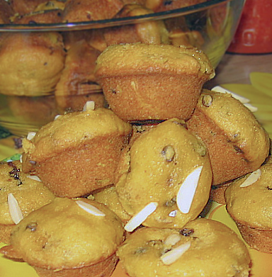 Тыквенные маффины с шоколадом и орехами