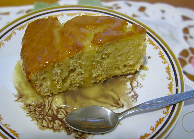 Цитрусовый кекс с апельсиново-лимонным соусом