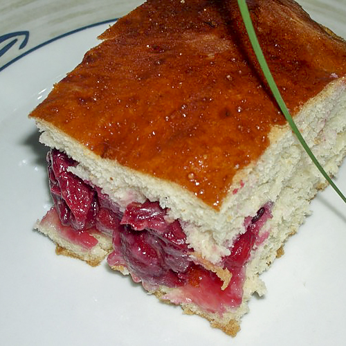 Закрытый пирог с ягодами