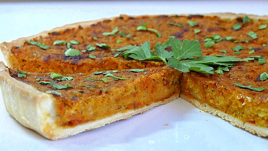 Киш с чечевицей и красным перцем