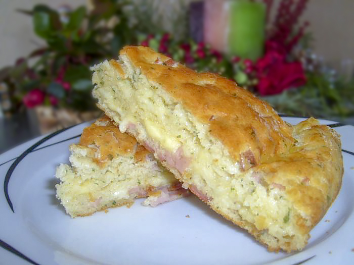 Кекс с ветчиной и сыром