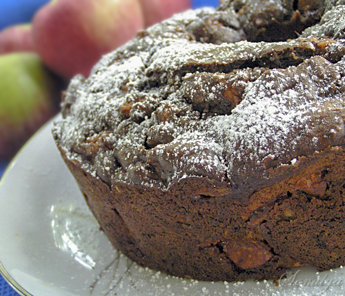 Яблочный кекс с шоколадом