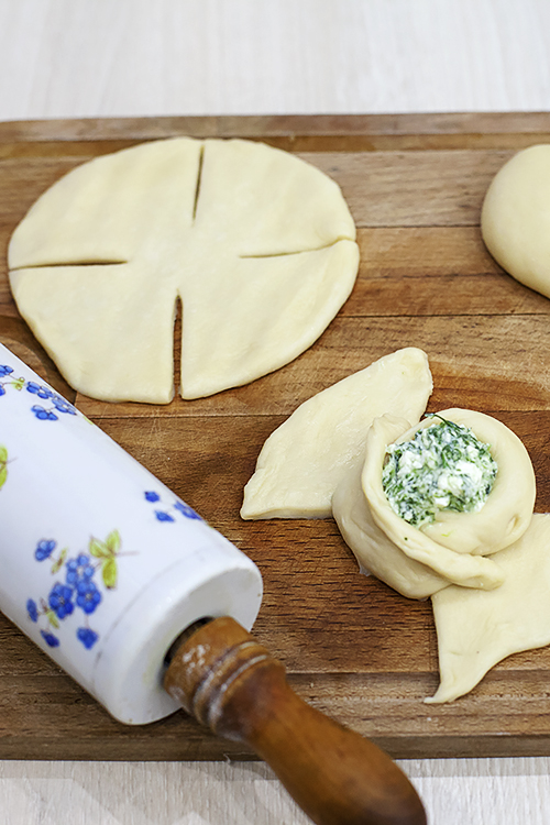 Погача с фетой, творогом и шпинатом