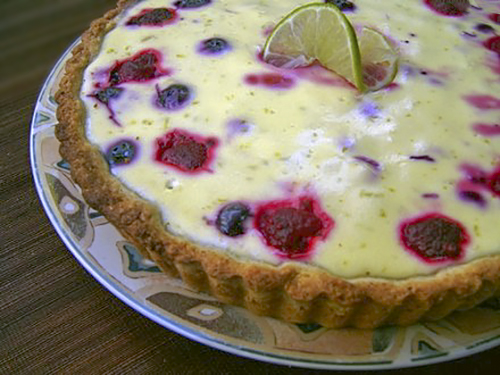 Пирог с голубикой со сливочной заливкой