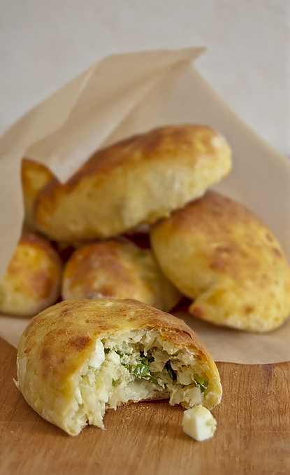 Пирожки на картофельно-творожном тесте